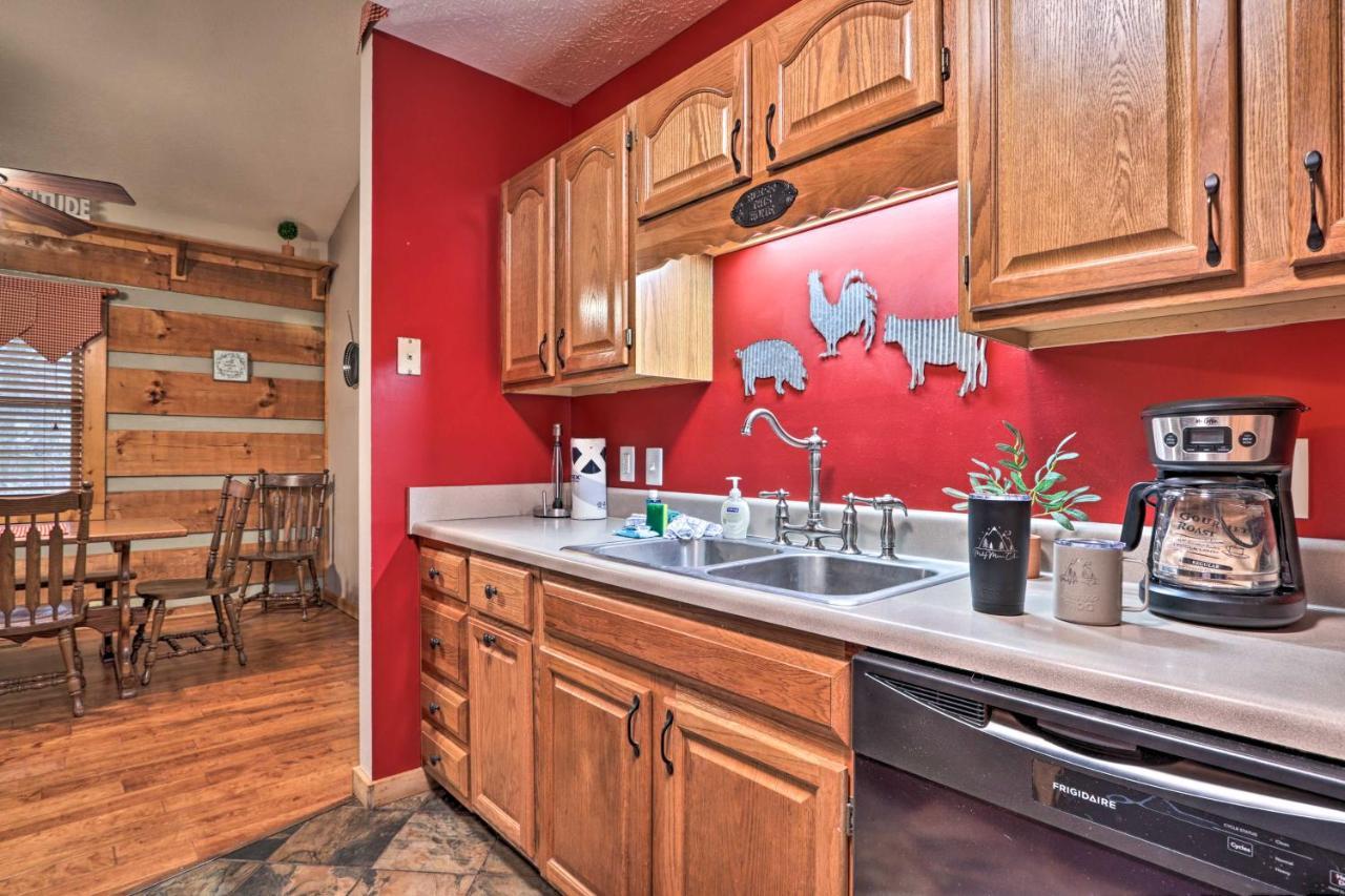 Pigeon Forge Cabin With Hot Tub, 12 Mi To Dollywood! Экстерьер фото
